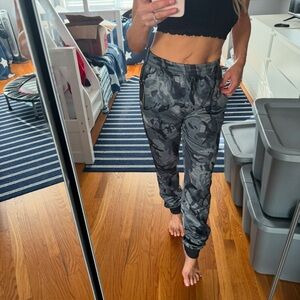 addias youth 14/16 camo jogger